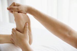 Read more about the article REFLEKSOTERAPIJA – DREVNA METODA ZA RAVNOTEŽU TIJELA I UMA